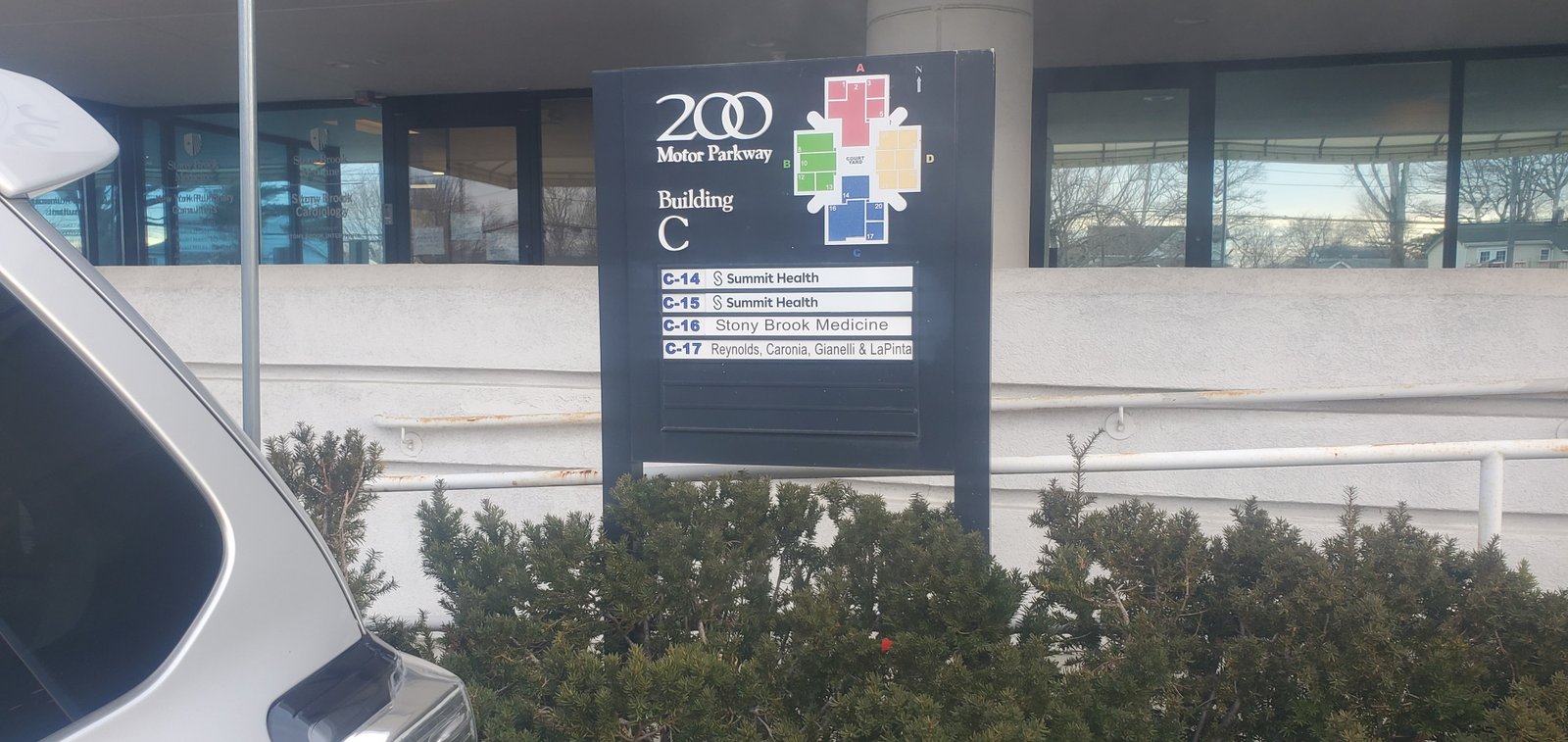 Hauppauge, 200 Motor Pkwy Summit Health